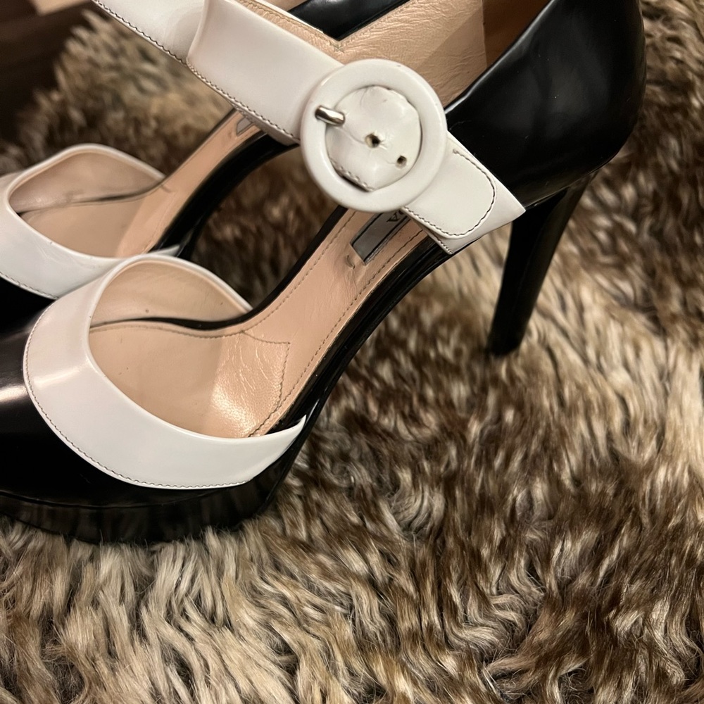 Prada Black & White Leather Platform Ankle Strap Sandals - Picture 9 of 14